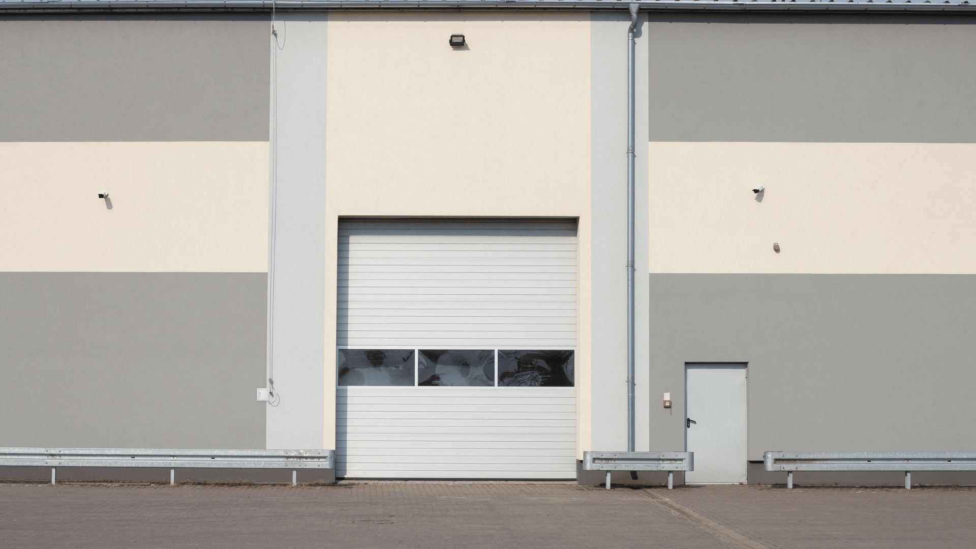 Porte sectionnelle d'un hangar